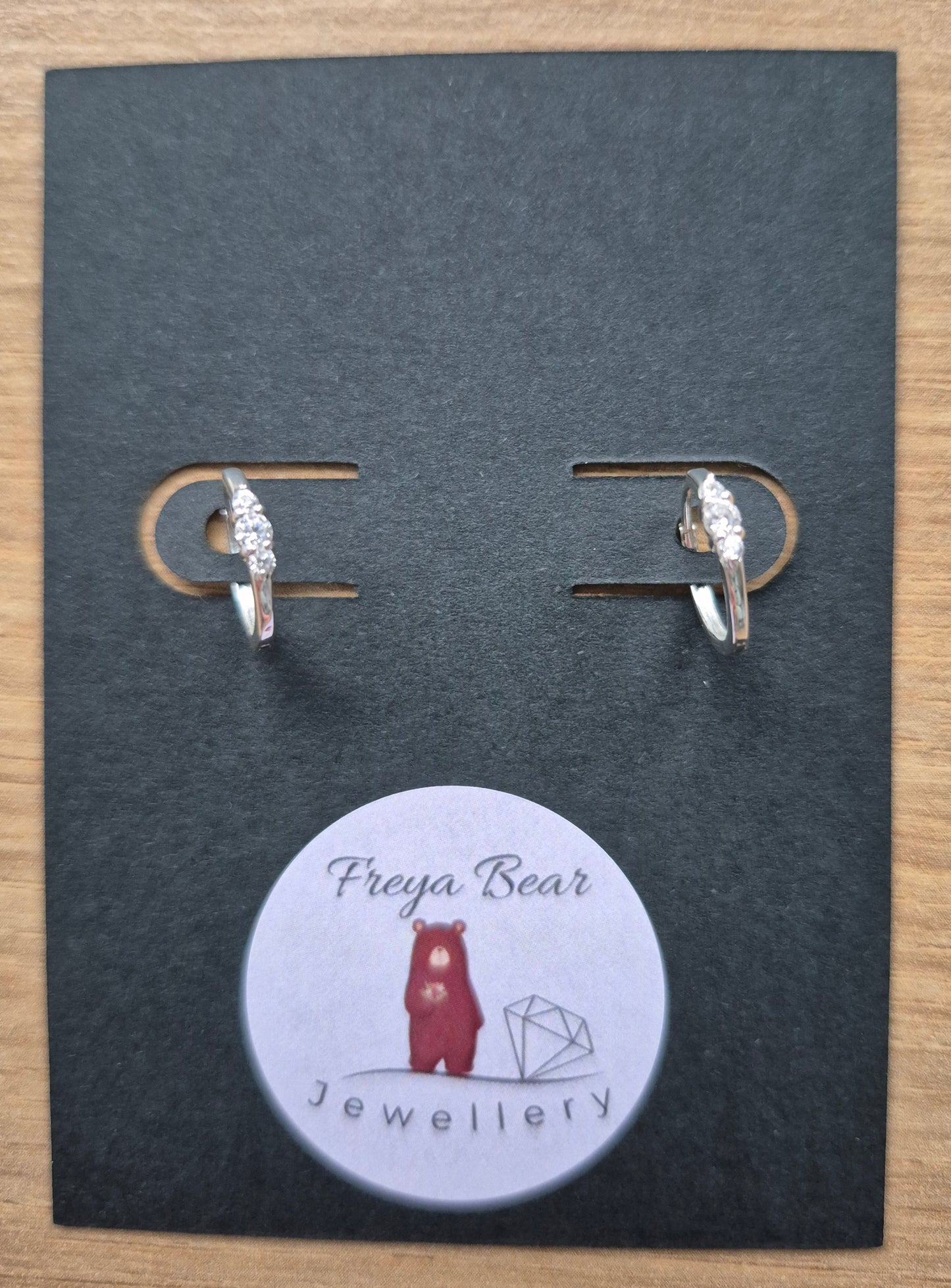 Luna 3 Stone Hoop